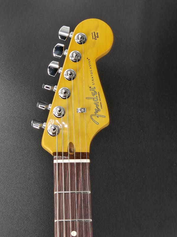 Fender American Professional II Stratocaster® Thinline, Rosewood Fingerboard, White Blonde