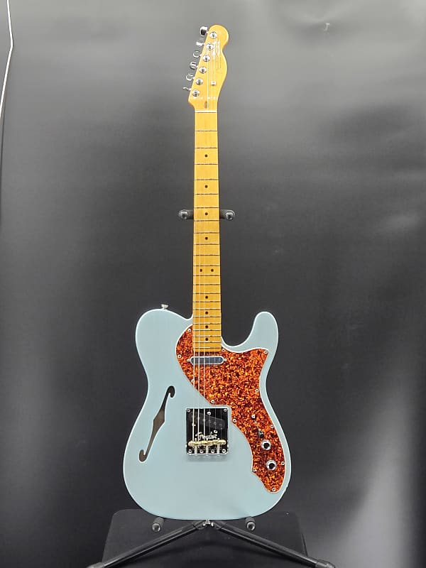 Fender American Professional II Telecaster® Thinline, Maple Fingerboard, Transparent Daphne Blue