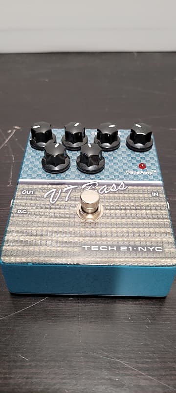 Tech 21 SansAmp Character Series VT Bass V1
