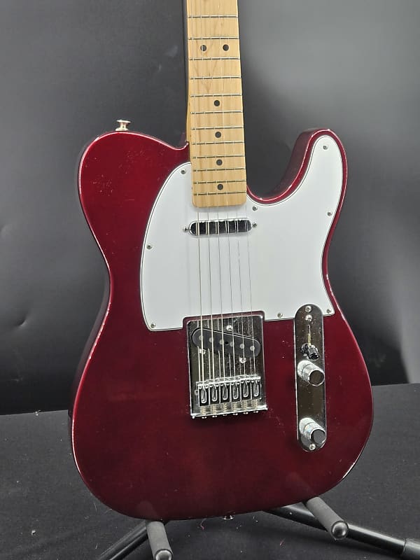 Fender Telecaster 2000 Burgundy Wine MIM with hard shell case