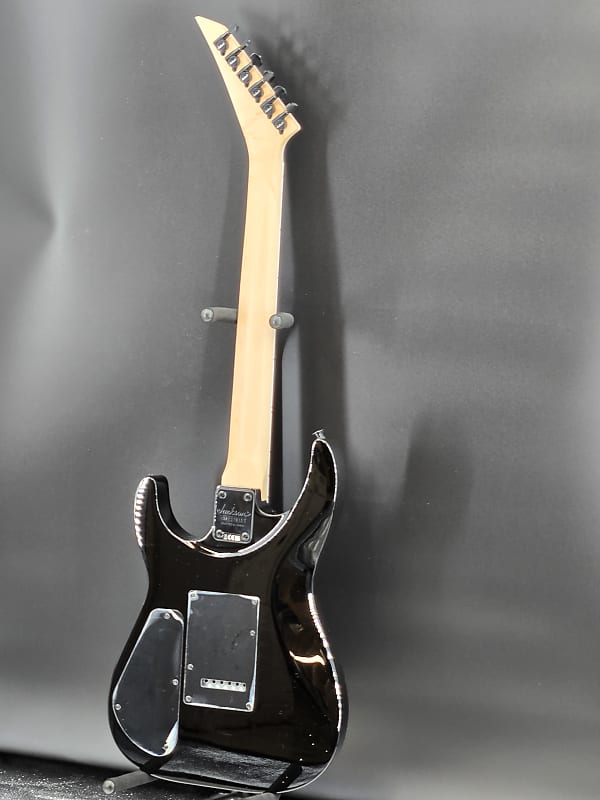 Jackson JS Series Dinky® JS20 DKQ 2PT, Amaranth Fingerboard, Transparent Black Burst