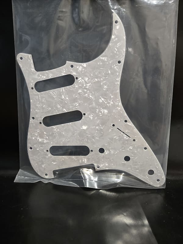 Fender Strat White Moto Pick Guard 11-Hole