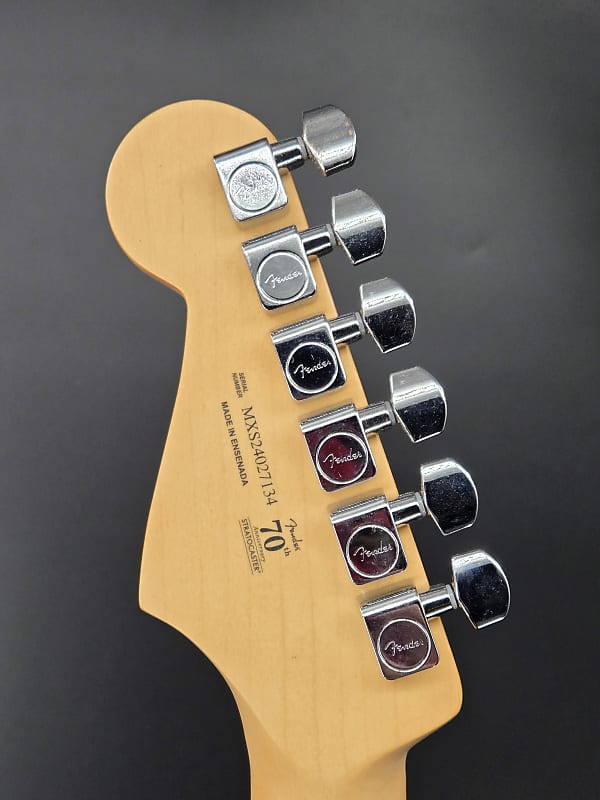 Fender Player Stratocaster, Maple Fingerboard, Anniversary 2-Color Sunburst