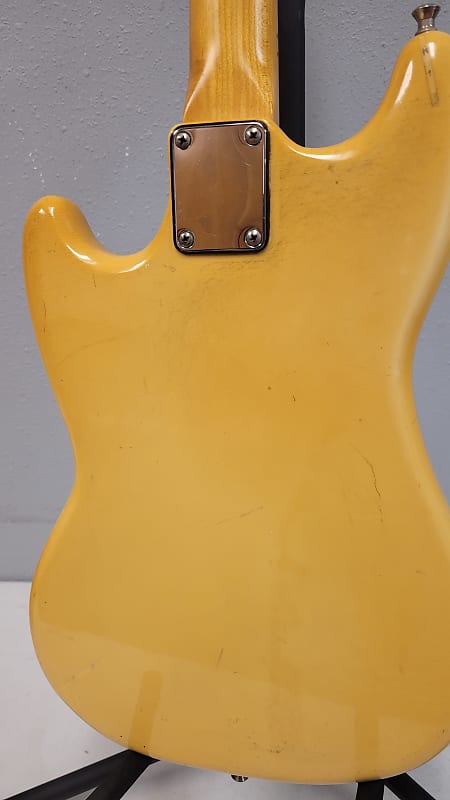 Fender Musicmaster 1975 Olympic White