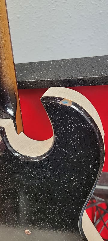 Silvertone Model 1448 Electric Guitar - Black Sparkle with Tube Amp Case with Built-in Speaker