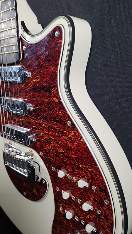 BMG Brian May Limited Edition Red Special in White 2000s w/case