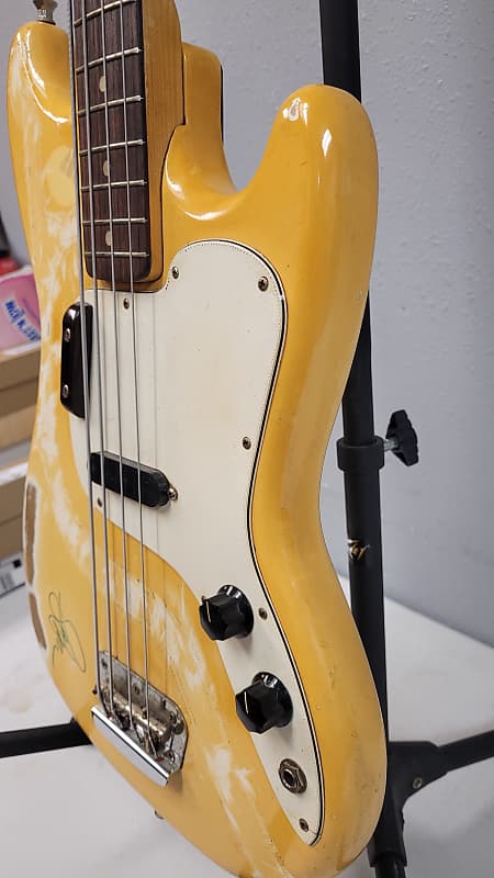Fender Musicmaster 1975 Olympic White