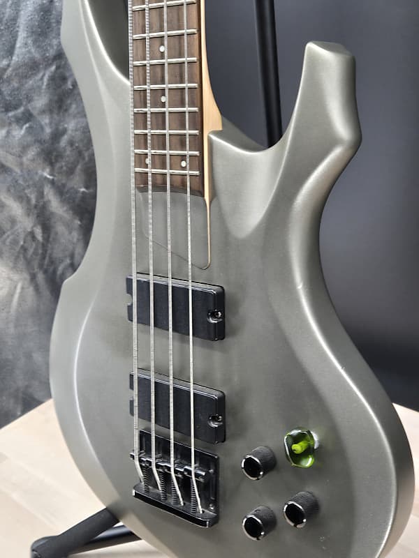 ESP/LTD F-104 Bass 4 string