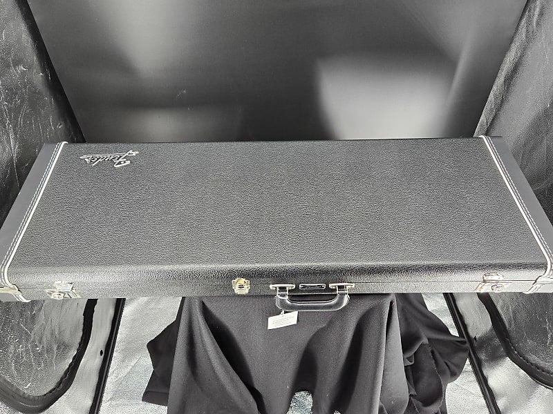 Fender 70th Anniversary Antigua Stratocaster®, Rosewood Fingerboard, Antigua