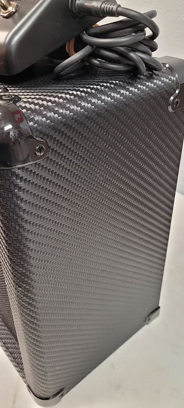 Marshall MG Carbon Fiber MG30CFX 2-Channel 30-Watt 1x10" Solid State Guitar Combo with foot switch