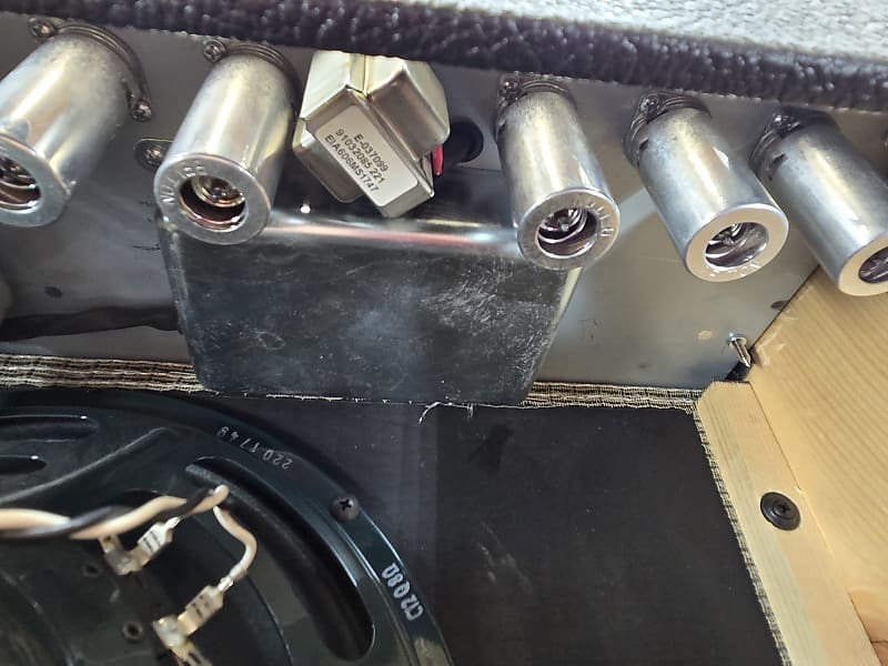 Fender '64 Custom Deluxe Reverb-Amp Hand- Wired  2-Channel 20-Watt 1x12"