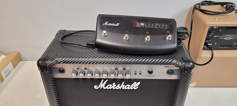 Marshall MG Carbon Fiber MG30CFX 2-Channel 30-Watt 1x10" Solid State Guitar Combo with foot switch
