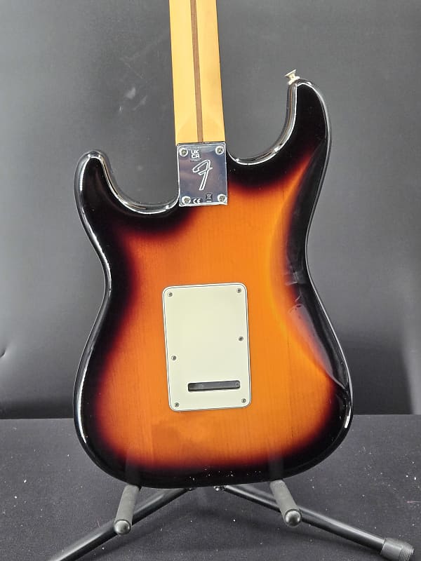 Fender Player Stratocaster, Maple Fingerboard, Anniversary 2-Color Sunburst