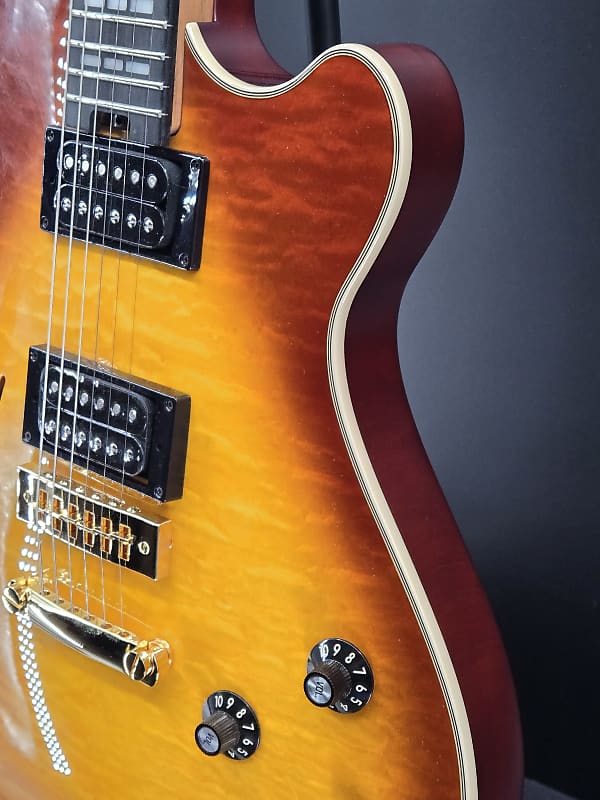 EVH SA-126 Special, QM, Tobacco Sunburst