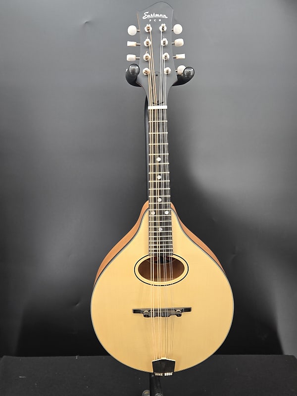 Eastman PCH-M104-NAT A-Style Oval Hole Mandolin Natural