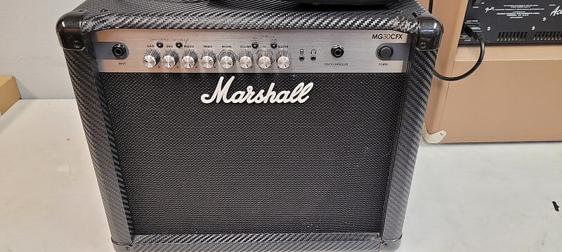 Marshall MG Carbon Fiber MG30CFX 2-Channel 30-Watt 1x10" Solid State Guitar Combo with foot switch