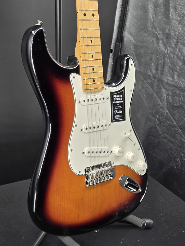 Fender Player Stratocaster, Maple Fingerboard, Anniversary 2-Color Sunburst