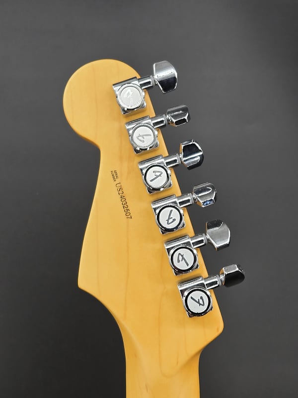 Fender 70th Anniversary American Professional II Stratocaster®, Rosewood Fingerboard, Comet Burst