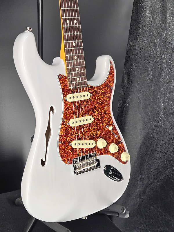 Fender American Professional II Stratocaster® Thinline, Rosewood Fingerboard, White Blonde