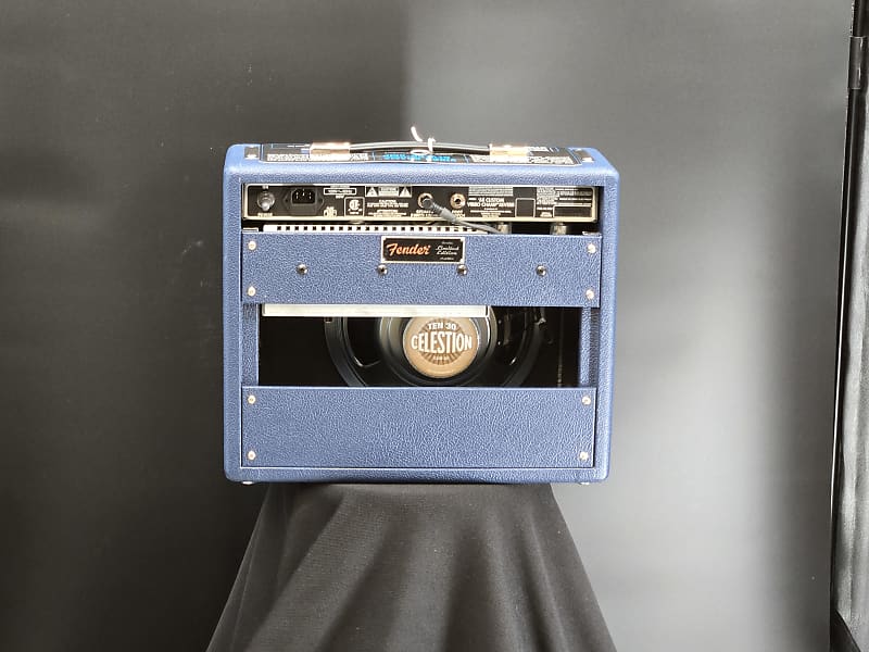 Fender '68 Custom Vibro Champ Reverb - 120V Amplifier - Navy