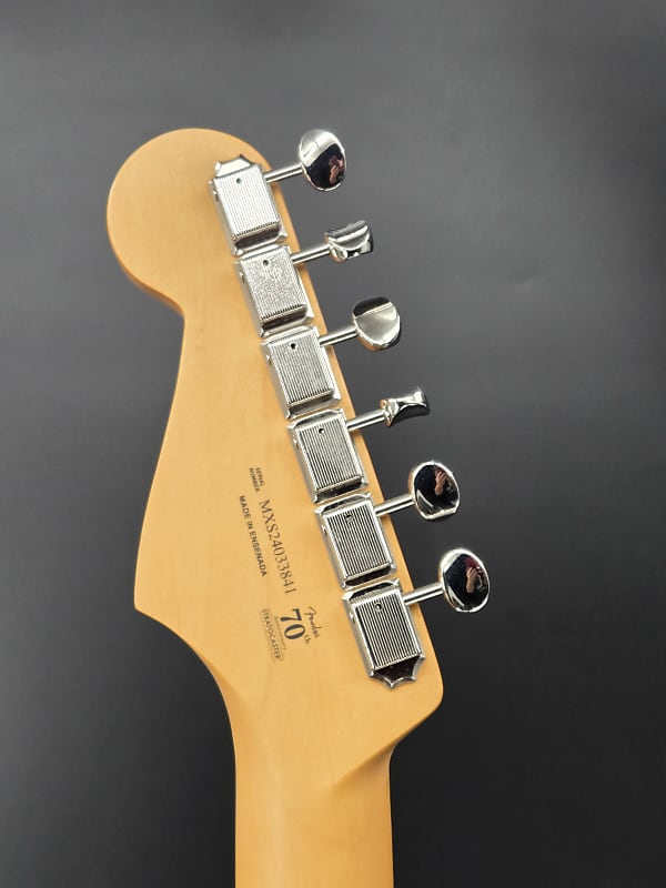 Fender 70th Anniversary Player Stratocaster®, Rosewood Fingerboard, Nebula Noir