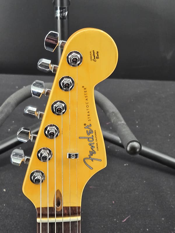 Fender 70th Anniversary American Professional II Stratocaster®, Rosewood Fingerboard, Comet Burst