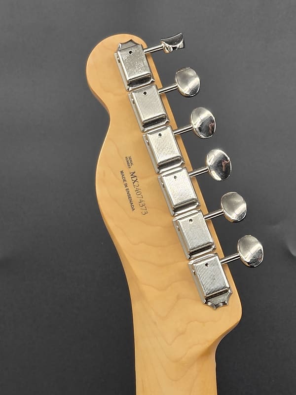 Fender Player II Telecaster®, Maple Fingerboard, Coral Red