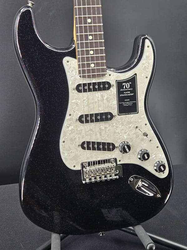 Fender 70th Anniversary Player Stratocaster®, Rosewood Fingerboard, Nebula Noir