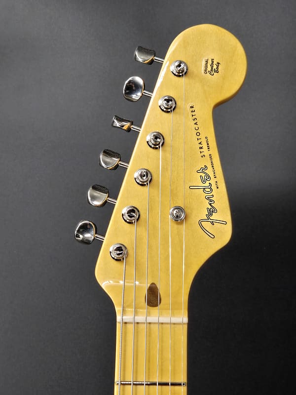 Fender 70th Anniversary American Vintage II 1954 Stratocaster®, Maple Fingerboard, 2-Color Sunburst