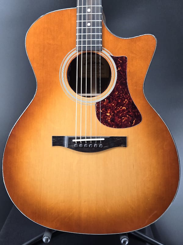 Eastman AC222CE-DLX-GB Acoustic Electric Goldburst