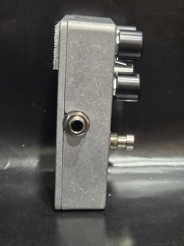 Electro-Harmonix Bass Clone Nano Chorus