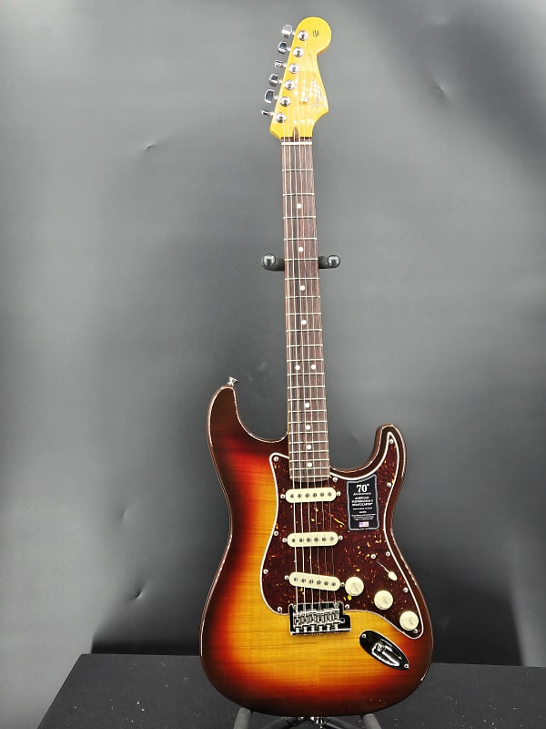 Fender 70th Anniversary American Professional II Stratocaster®, Rosewood Fingerboard, Comet Burst