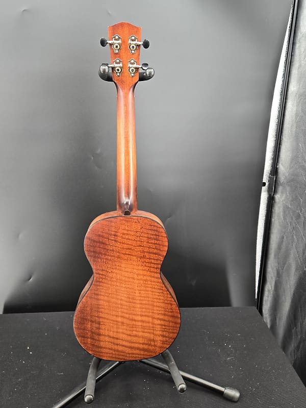 Eastman EU1-T Tenor Ukulele With Gig Bag