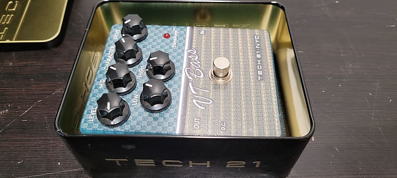Tech 21 SansAmp Character Series VT Bass V1