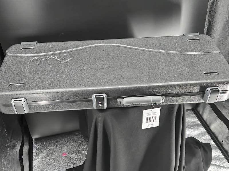 Fender American Professional II Telecaster® Thinline, Maple Fingerboard, Transparent Daphne Blue