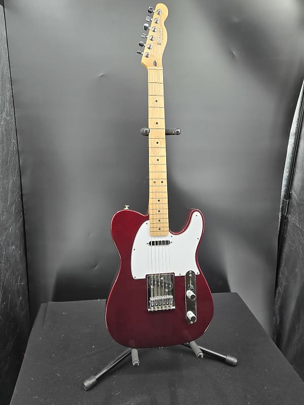Fender Telecaster 2000 Burgundy Wine MIM with hard shell case