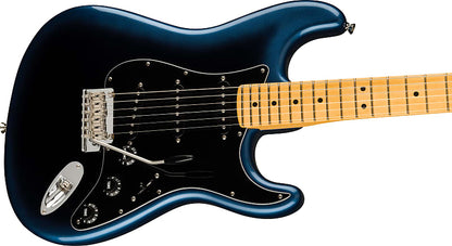 FENDER American Professional II Stratocaster®, Maple Fingerboard, Dark Night