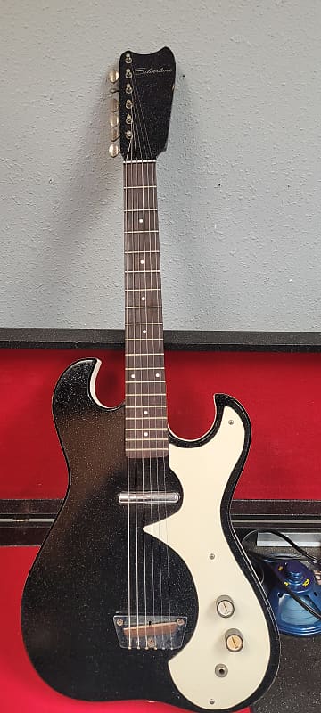 Silvertone Model 1448 Electric Guitar - Black Sparkle with Tube Amp Case with Built-in Speaker