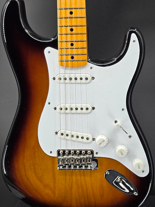 Fender 70th Anniversary American Vintage II 1954 Stratocaster®, Maple Fingerboard, 2-Color Sunburst