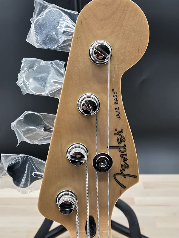 Fender Player Jazz Bass®, Maple Fingerboard, Black